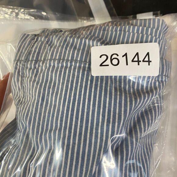 5/$45 J. Crew Shorts Men 34 Blue Striped Mid Rise Bermuda Flat Front Cotton - Picture 9 of 9